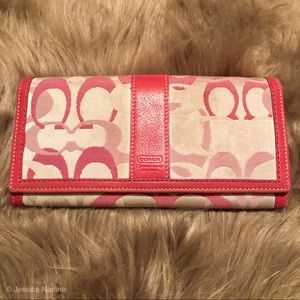 COACH / Pink Signature Wallet